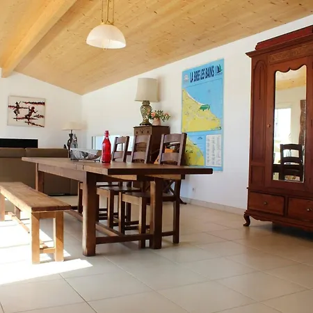 Holiday home Maison Contemporaine Avec Piscine Chauffee Sur L'ile D'oleron - Fr-1-246a-340 *